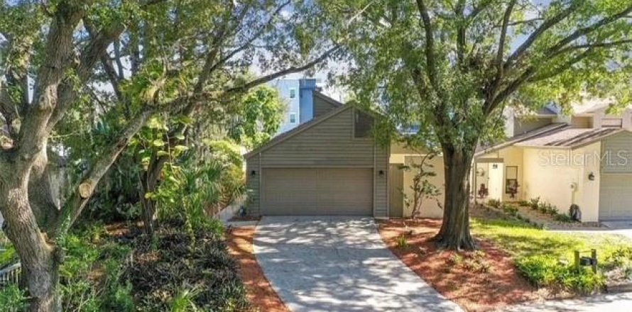 Condominio en Tampa, Florida, 1 dormitorio № 1906213
