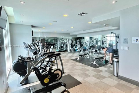 Condominio en alquiler en Miami, Florida, 2 dormitorios, 96.71 m2 № 2008563 - foto 12