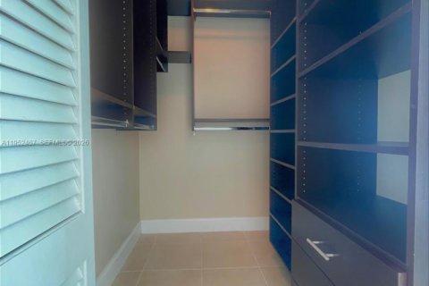 Condominio en alquiler en Miami, Florida, 2 dormitorios, 96.71 m2 № 2008563 - foto 6
