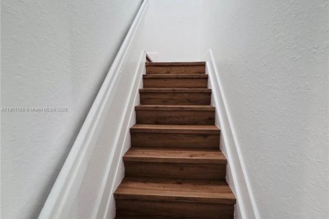 Снять в аренду таунхаус в Флорида-Сити, Флорида 3 спальни, 141.86м2, № 1952311 - фото 12