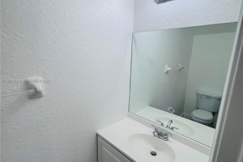 Снять в аренду таунхаус в Флорида-Сити, Флорида 3 спальни, 141.86м2, № 1952311 - фото 8