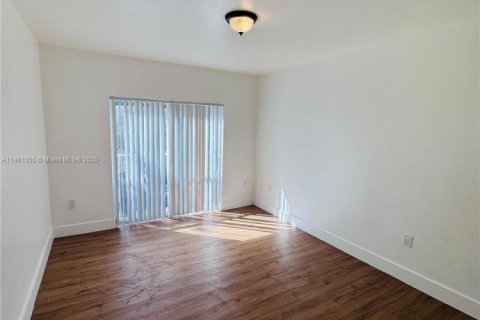 Снять в аренду таунхаус в Флорида-Сити, Флорида 3 спальни, 141.86м2, № 1952311 - фото 17