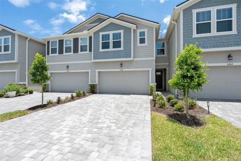 Townhouse in VOLANTI in Lutz, Florida 3 bedrooms, 208.38 sq.m. № 2215704