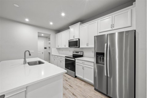 Townhouse in VOLANTI in Lutz, Florida 3 bedrooms, 208.38 sq.m. № 2215704 - photo 7
