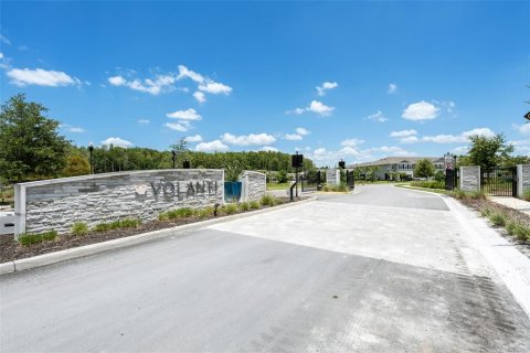 Townhouse in VOLANTI in Lutz, Florida 3 bedrooms, 208.38 sq.m. № 2215704 - photo 28