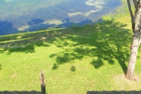 Townhouse in Homestead, Florida 3 bedrooms, 132.2 sq.m. № 2029512 - photo 23