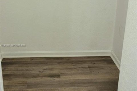 Townhouse in Homestead, Florida 3 bedrooms, 132.2 sq.m. № 2029512 - photo 16