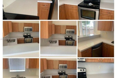 Townhouse in Homestead, Florida 3 bedrooms, 132.2 sq.m. № 2029512 - photo 9