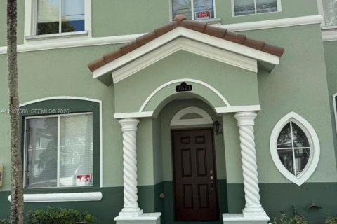 Townhouse in Homestead, Florida 3 bedrooms, 132.2 sq.m. № 2029512