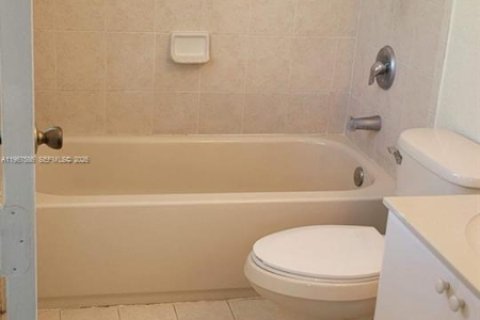 Townhouse in Homestead, Florida 3 bedrooms, 132.2 sq.m. № 2029512 - photo 19