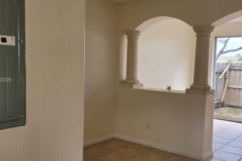 Townhouse in Homestead, Florida 3 bedrooms, 132.2 sq.m. № 2029512 - photo 2