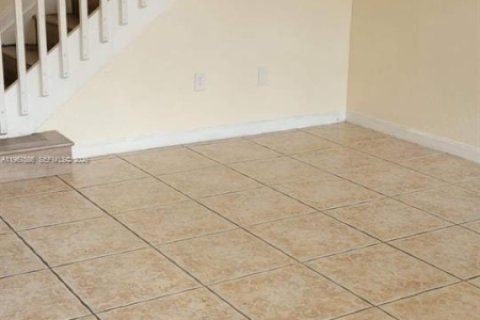 Townhouse in Homestead, Florida 3 bedrooms, 132.2 sq.m. № 2029512 - photo 4