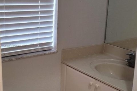 Townhouse in Homestead, Florida 3 bedrooms, 132.2 sq.m. № 2029512 - photo 20