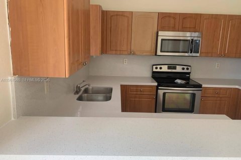 Townhouse in Homestead, Florida 3 bedrooms, 132.2 sq.m. № 2029512 - photo 8