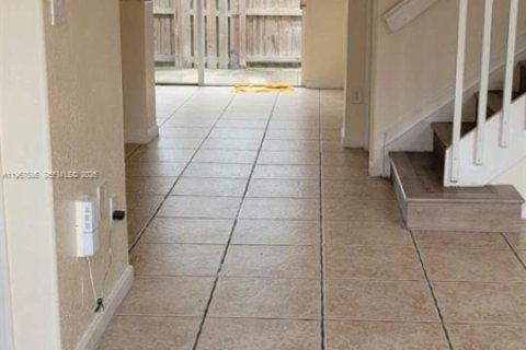 Townhouse in Homestead, Florida 3 bedrooms, 132.2 sq.m. № 2029512 - photo 3