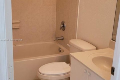 Townhouse in Homestead, Florida 3 bedrooms, 132.2 sq.m. № 2029512 - photo 21