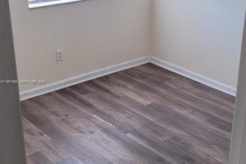 Townhouse in Homestead, Florida 3 bedrooms, 132.2 sq.m. № 2029512 - photo 17