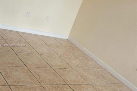 Townhouse in Homestead, Florida 3 bedrooms, 132.2 sq.m. № 2029512 - photo 11