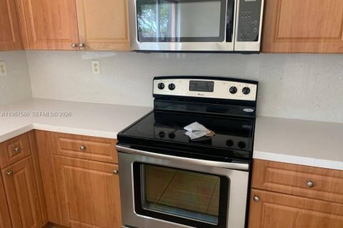 Townhouse in Homestead, Florida 3 bedrooms, 132.2 sq.m. № 2029512 - photo 7