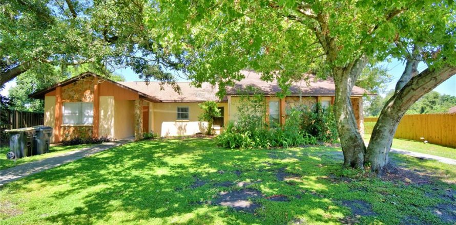 Duplex in Lakeland, Florida 2 bedrooms, 106.84 sq.m. № 1874064