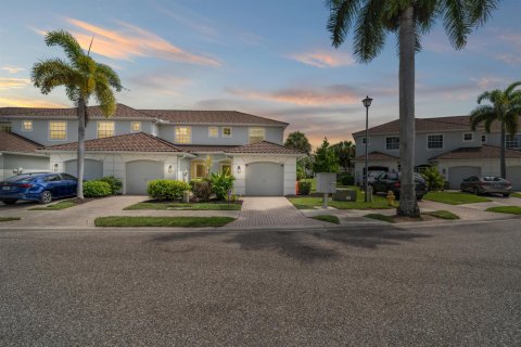 Touwnhouse à louer à Lehigh Acres, Floride: 2 chambres, 111.95 m2 № 2390118 - photo 15