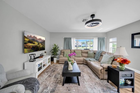 Touwnhouse à louer à Lehigh Acres, Floride: 2 chambres, 111.95 m2 № 2390118 - photo 6