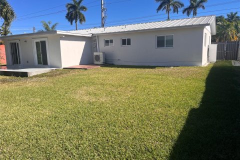 Villa ou maison à vendre à Homestead, Floride: 4 chambres, 145.3 m2 № 2000006 - photo 4