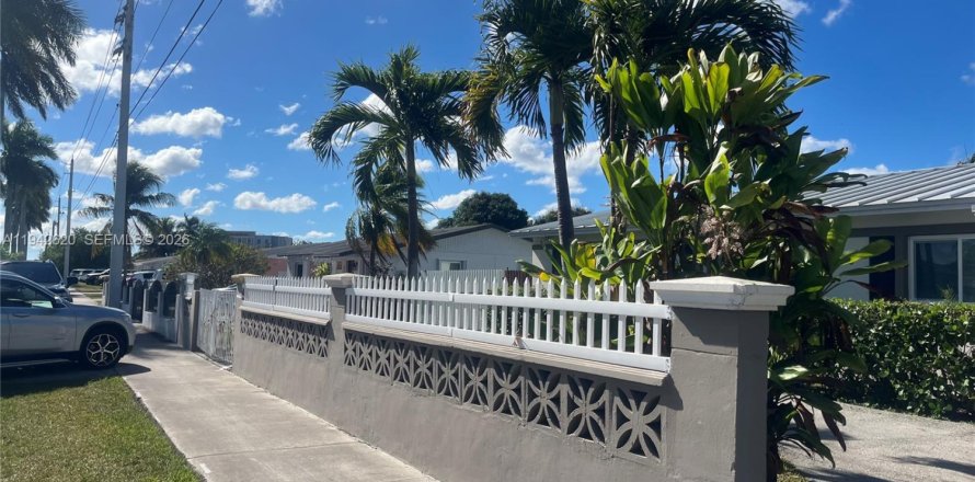 Villa ou maison à Homestead, Floride 4 chambres, 145.3 m2 № 2000006