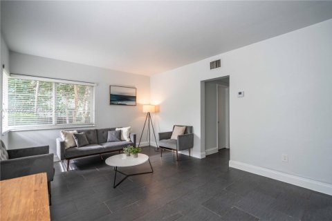 Apartment in Miami Beach, Florida 1 bedroom, 60.39 sq.m. № 2086348 - photo 4