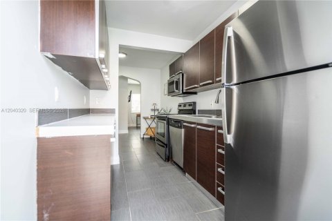 Apartment in Miami Beach, Florida 1 bedroom, 60.39 sq.m. № 2086348 - photo 9