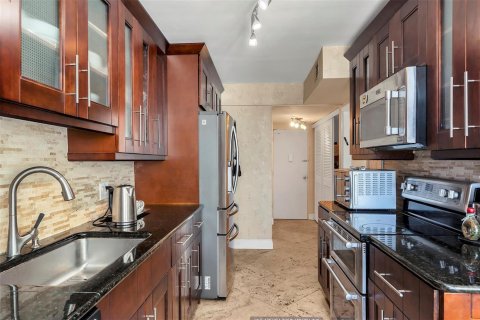 Condominio en venta en Fort Lauderdale, Florida, 1 dormitorio, 122.63 m2 № 2084490 - foto 20