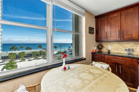 Condominio en venta en Fort Lauderdale, Florida, 1 dormitorio, 122.63 m2 № 2084490 - foto 17