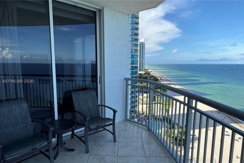 Condo in Sunny Isles Beach, Florida, 2 bedrooms № 2004510 - photo 30
