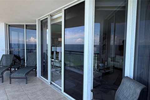 Condo in Sunny Isles Beach, Florida, 2 bedrooms № 2004510 - photo 28
