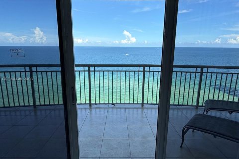 Condo in Sunny Isles Beach, Florida, 2 bedrooms № 2004510 - photo 21