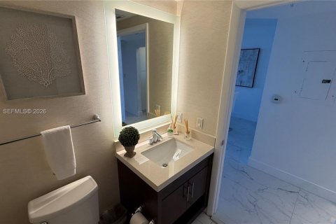 Condo in Sunny Isles Beach, Florida, 2 bedrooms № 2004510 - photo 9