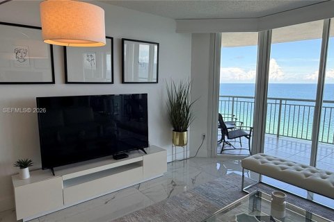 Condo in Sunny Isles Beach, Florida, 2 bedrooms № 2004510 - photo 17