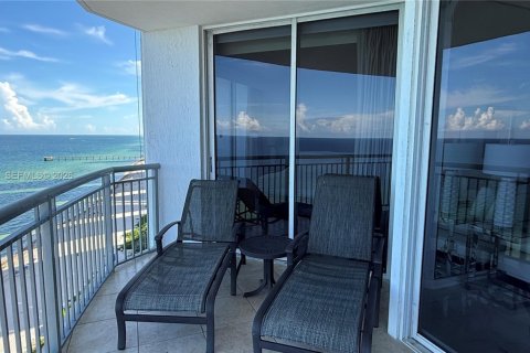 Condo in Sunny Isles Beach, Florida, 2 bedrooms № 2004510 - photo 29