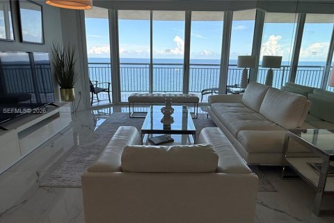 Condo in Sunny Isles Beach, Florida, 2 bedrooms № 2004510 - photo 14