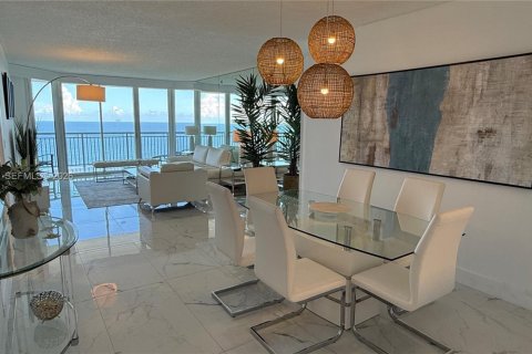 Condo in Sunny Isles Beach, Florida, 2 bedrooms № 2004510