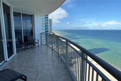 Condo in Sunny Isles Beach, Florida, 2 bedrooms № 2004510 - photo 23