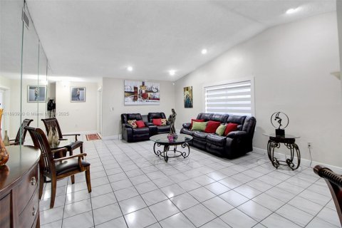 Купить виллу или дом в Майами, Флорида 3 спальни, 182.46м2, № 1947384 - фото 6