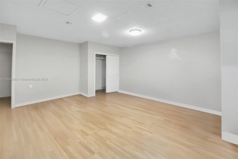 Купить виллу или дом в Майами, Флорида 3 спальни, 182.46м2, № 1947384 - фото 13