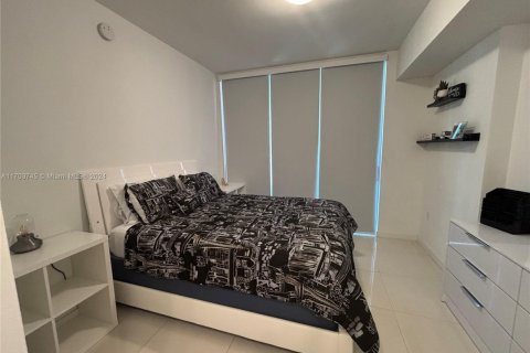 Condo in Doral, Florida, 2 bedrooms  № 2076816 - photo 12