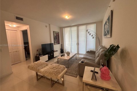 Condo in Doral, Florida, 2 bedrooms  № 2076816 - photo 5