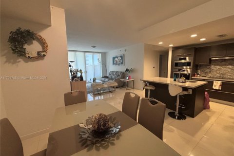Condo in Doral, Florida, 2 bedrooms  № 2076816 - photo 3