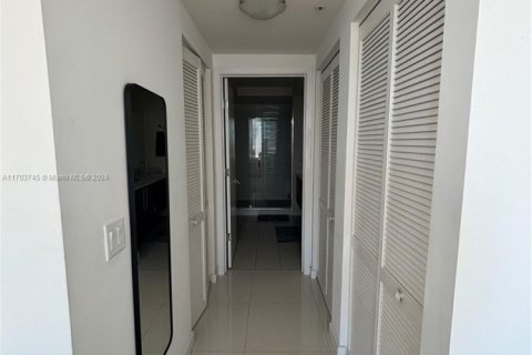Condo in Doral, Florida, 2 bedrooms  № 2076816 - photo 8