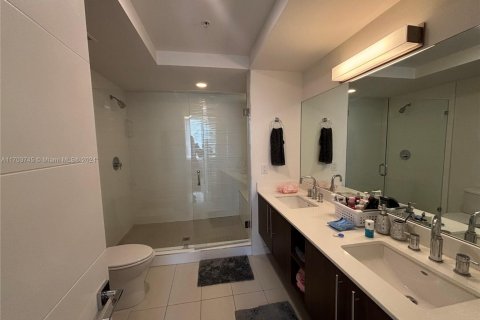 Condo in Doral, Florida, 2 bedrooms  № 2076816 - photo 9