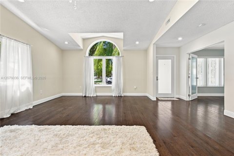 House in Cutler Bay, Florida 4 bedrooms, 195.75 sq.m. № 2320481 - photo 22