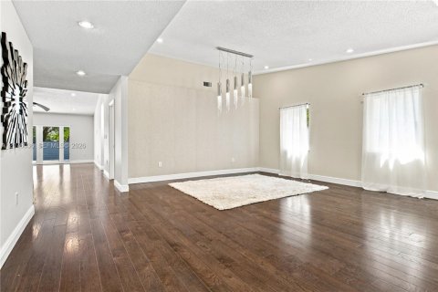 House in Cutler Bay, Florida 4 bedrooms, 195.75 sq.m. № 2320481 - photo 24